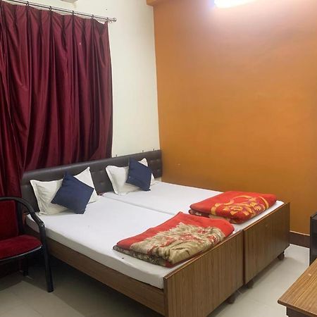 Narendra Guest House Kakarmatha ภายนอก รูปภาพ
